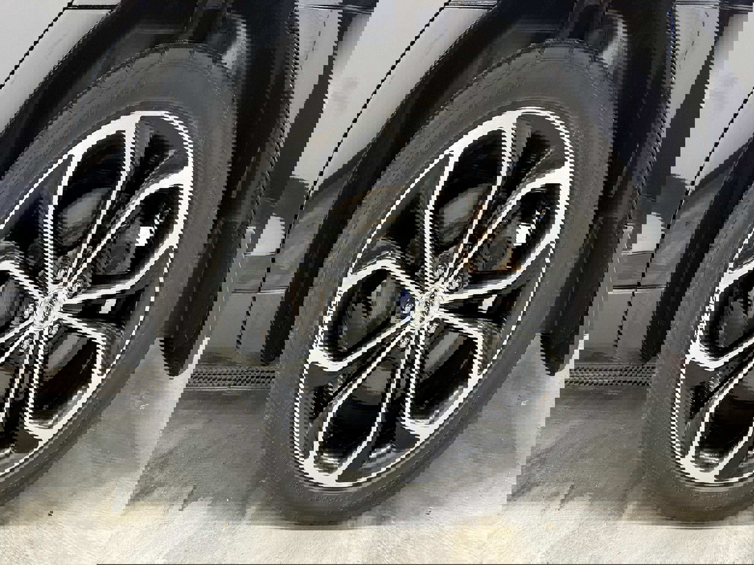 Used 2018 Ford Taurus SHO w/ Driver Assist Package image 29