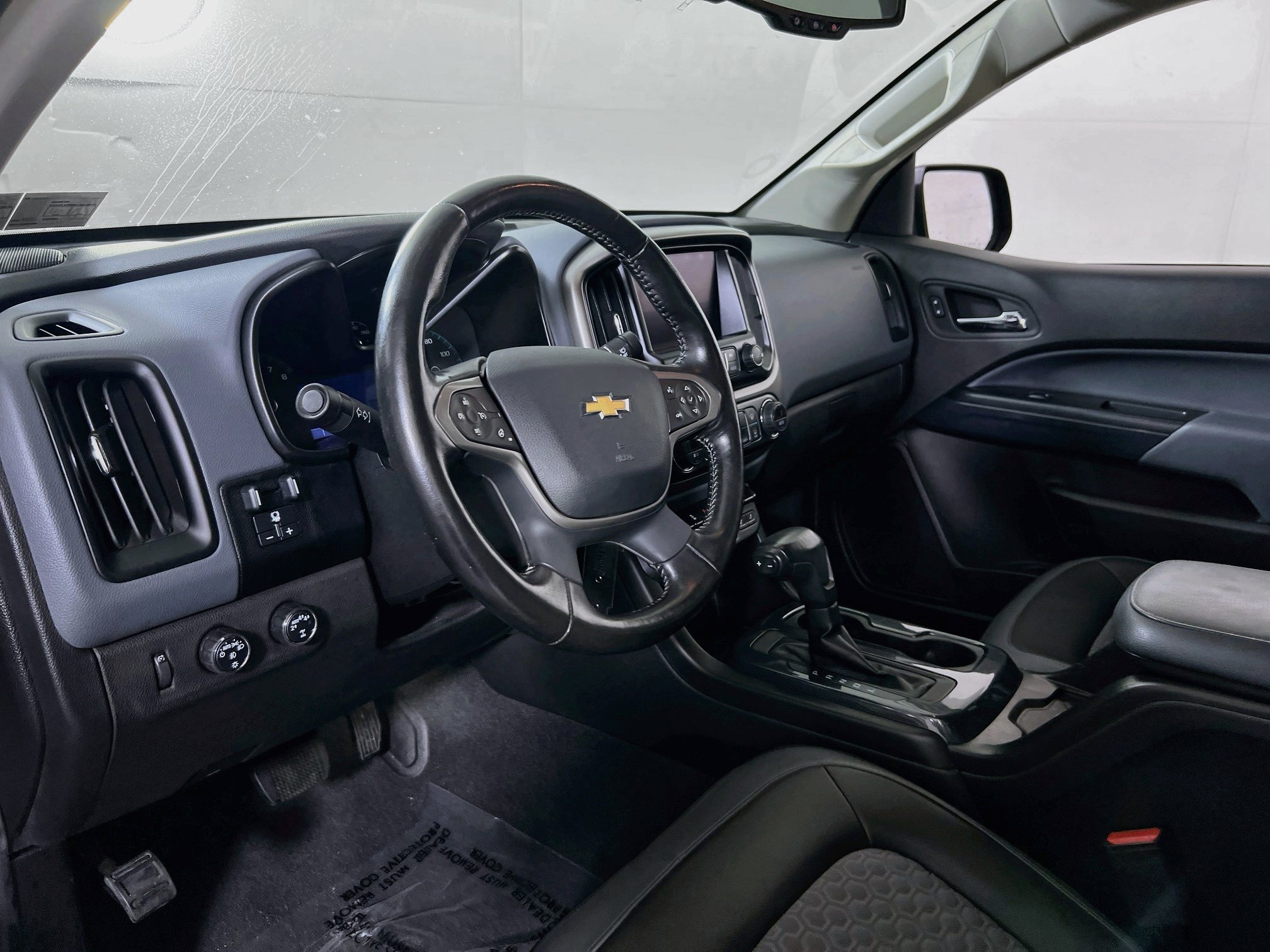 Used 2021 Chevrolet Colorado Z71 AWD/4WD image 9