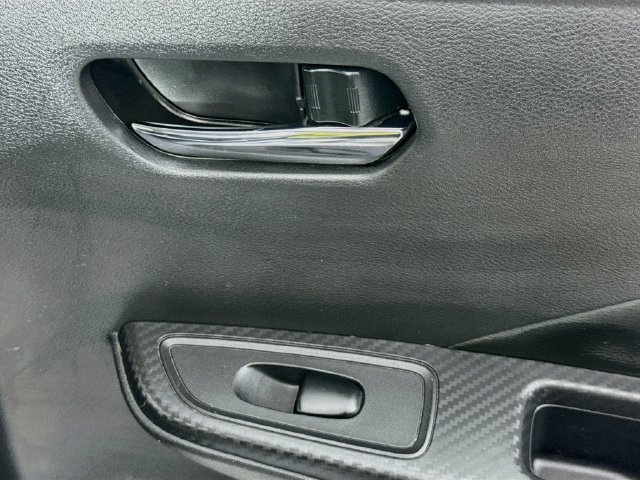 Used 2020 Nissan Versa SV FWD image 28