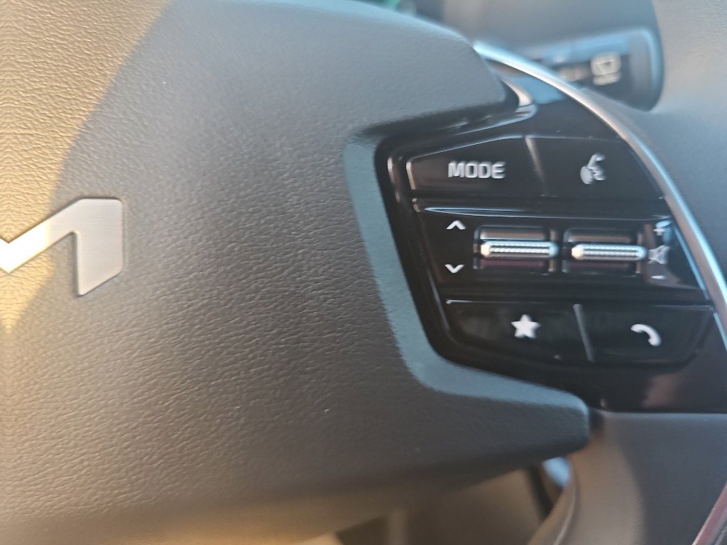 New 2026 Kia Niro LX image 12