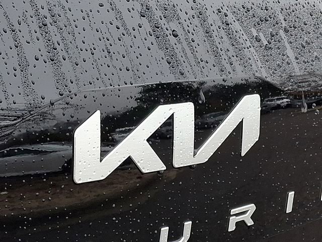 Used 2024 Kia Telluride S image 32