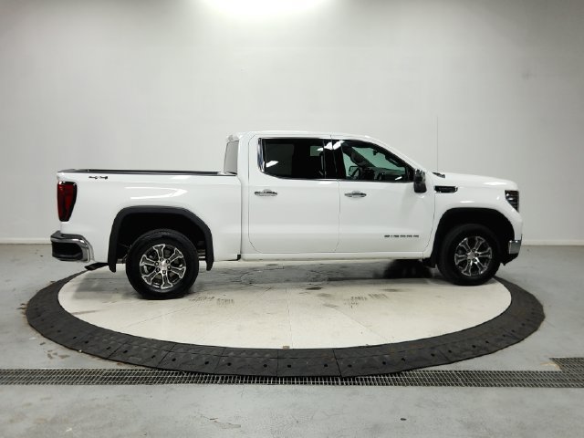 Used 2026 GMC Sierra 1500 SLT AWD/4WD image 9