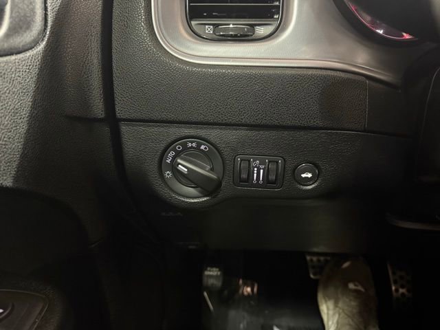 Used 2023 Dodge Charger R/T w/ Harman/Kardon Audio Group image 16