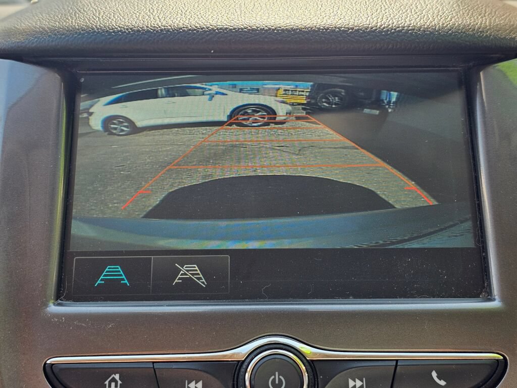 Used 2017 Chevrolet Cruze LT FWD image 23