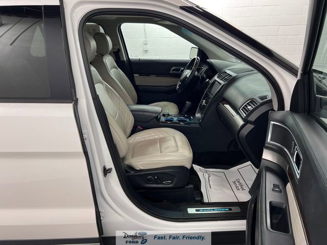Used 2016 Ford Explorer Platinum image 43