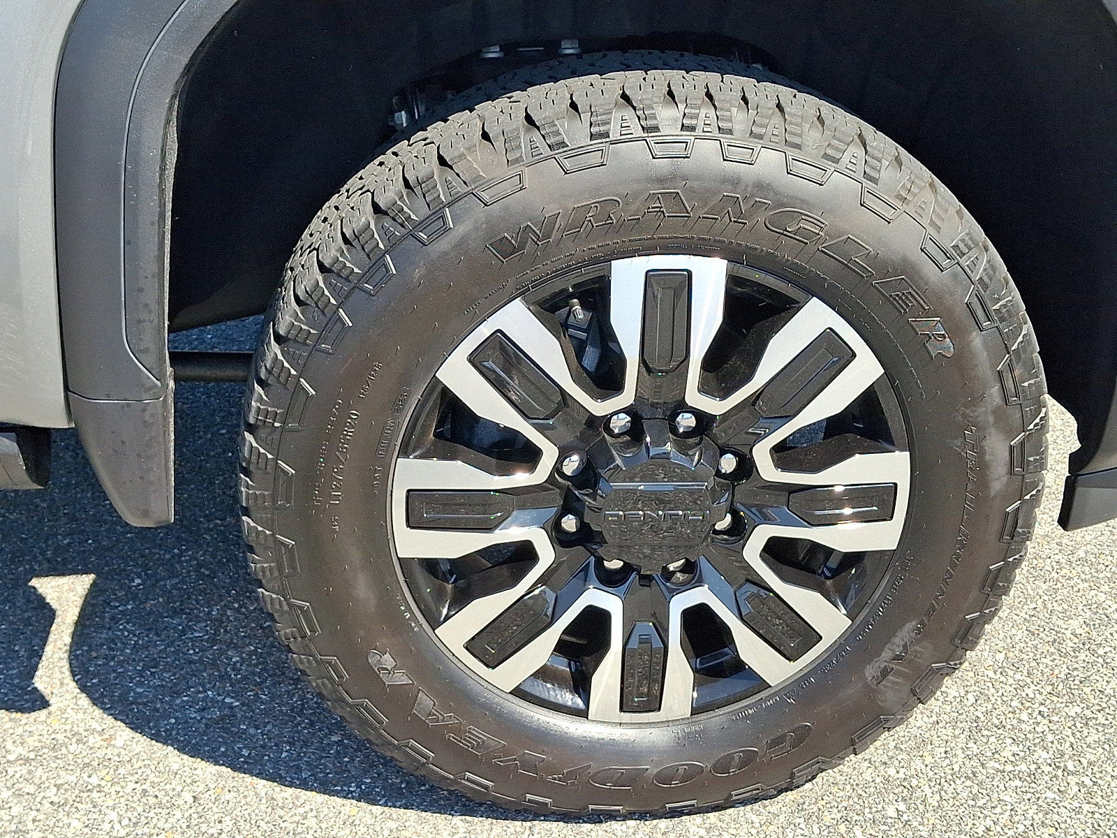 Certified 2025 GMC Sierra 2500 Denali Ultimate AWD/4WD image 8