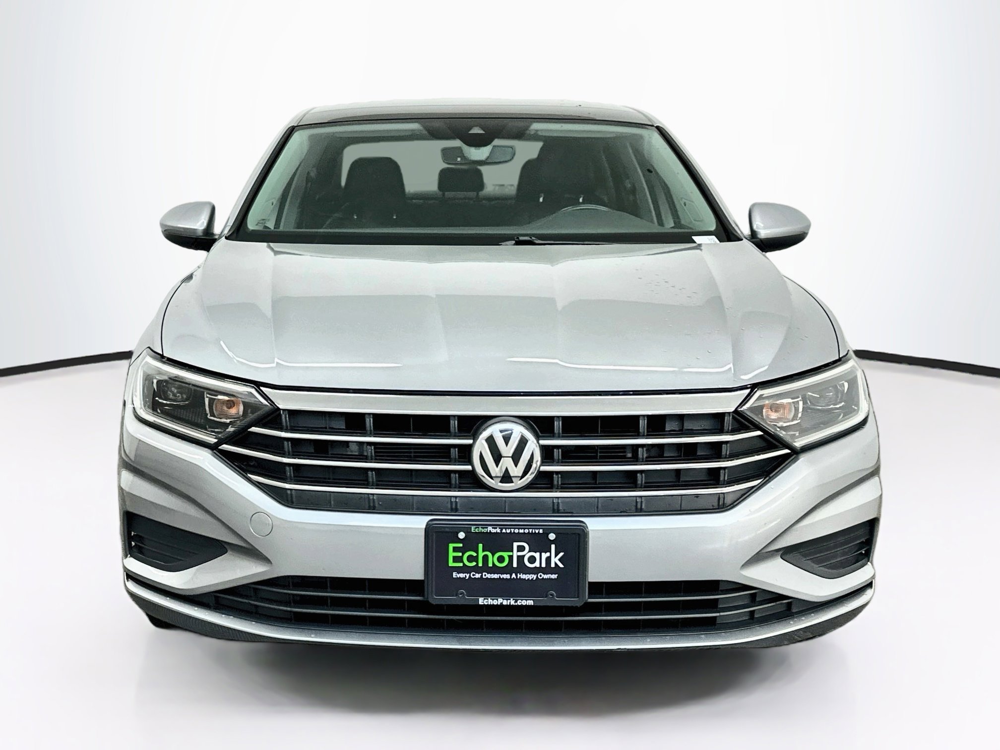 Used 2019 Volkswagen Jetta SEL FWD image 2