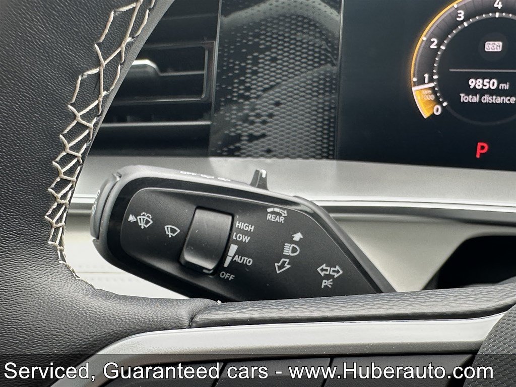 Used 2025 Volkswagen Tiguan SE AWD/4WD image 29