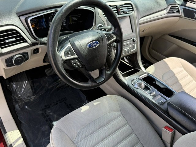 Used 2017 Ford Fusion SE w/ Fusion SE Technology Package image 13