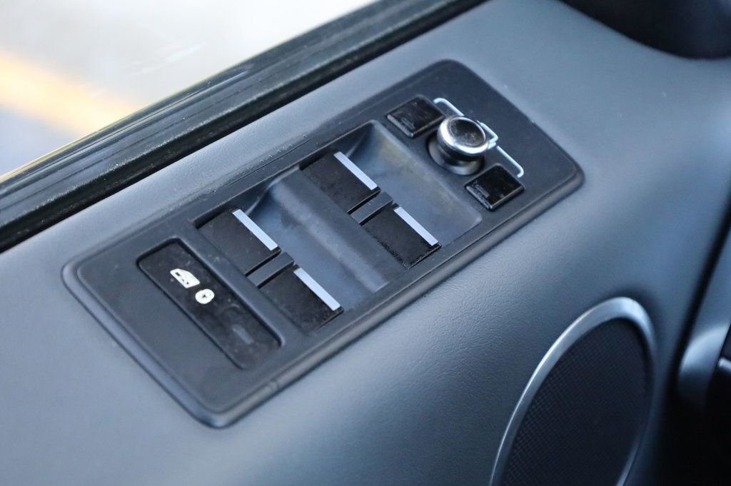 Used 2015 Land Rover Range Rover Sport Supercharged image 32
