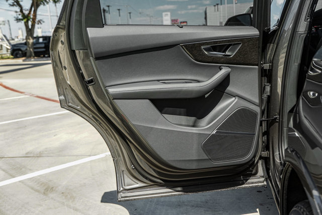 Used 2025 Audi Q7 3.0T Premium Plus image 15