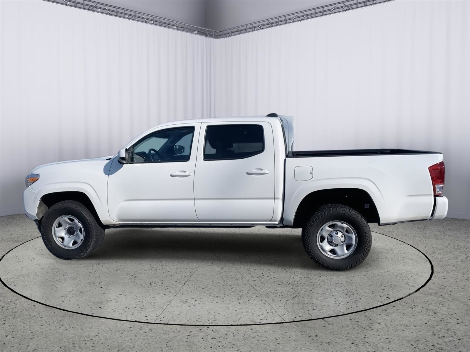 Used 2022 Toyota Tacoma SR image 4