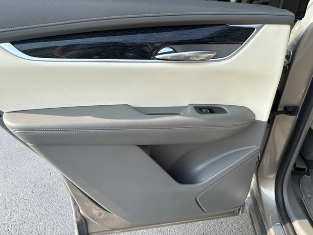 Used 2022 Cadillac XT6 Premium Luxury AWD/4WD image 39