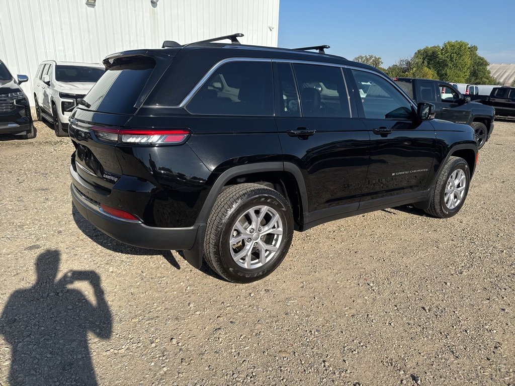 Used 2022 Jeep Grand Cherokee Limited w/ Trailer Tow Prep Group (B) image 5