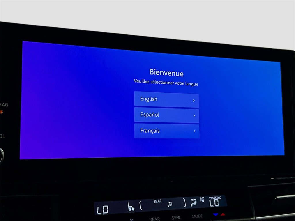 Used 2025 Toyota Sienna XLE image 12