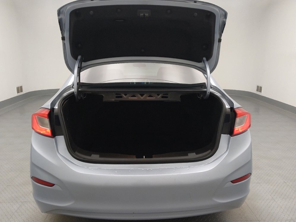 Used 2018 Chevrolet Cruze LS image 29