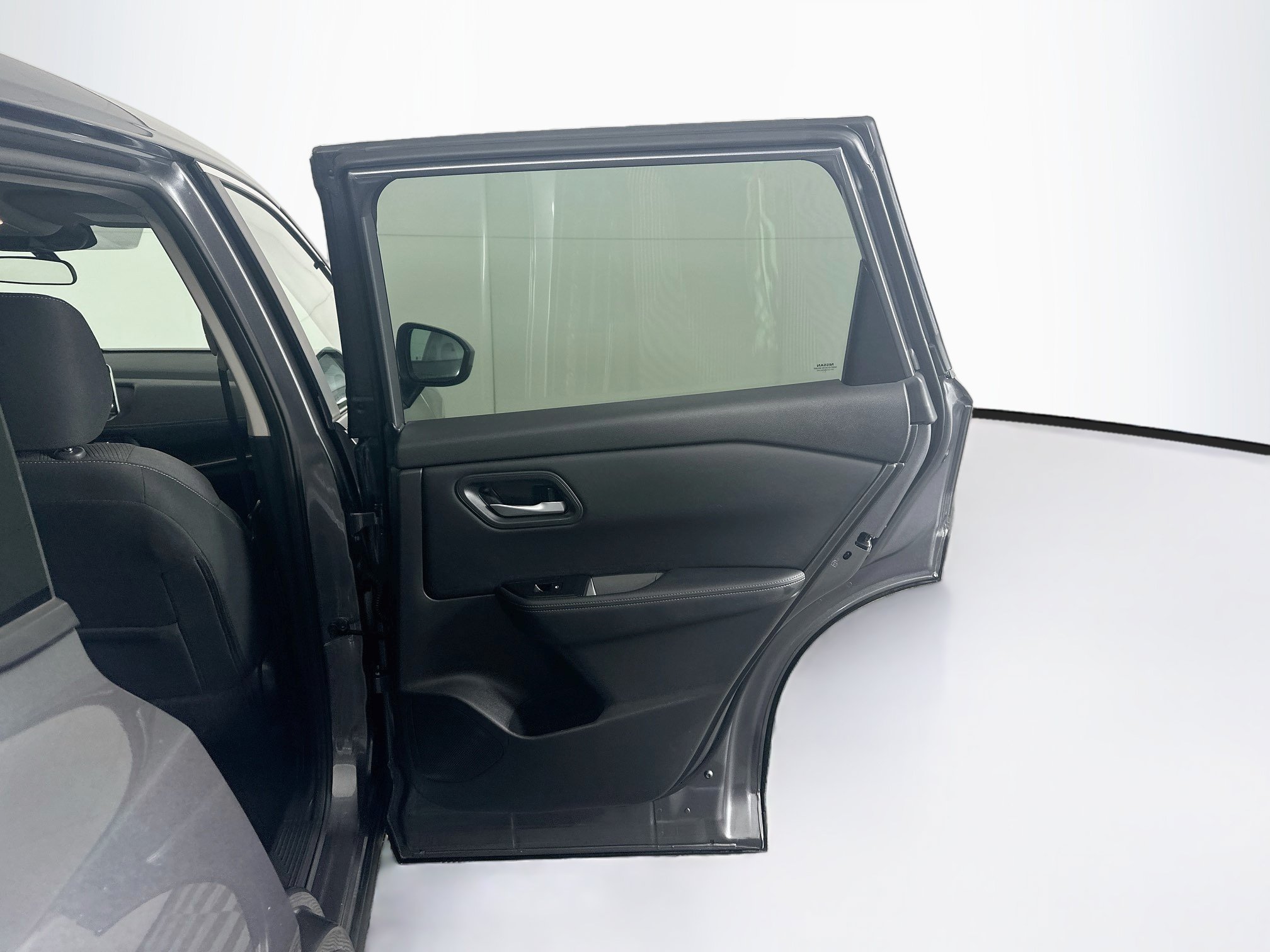 Used 2025 Nissan Rogue SV AWD/4WD image 31