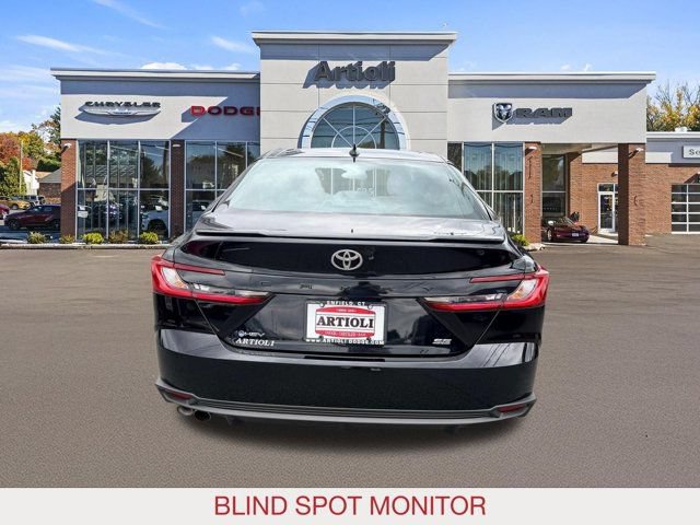 Used 2025 Toyota Camry SE FWD image 6