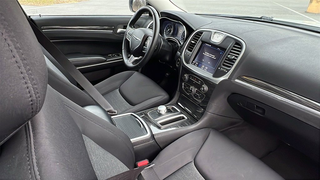 Used 2021 Chrysler 300 Touring w/ Sport Appearance Package image 11