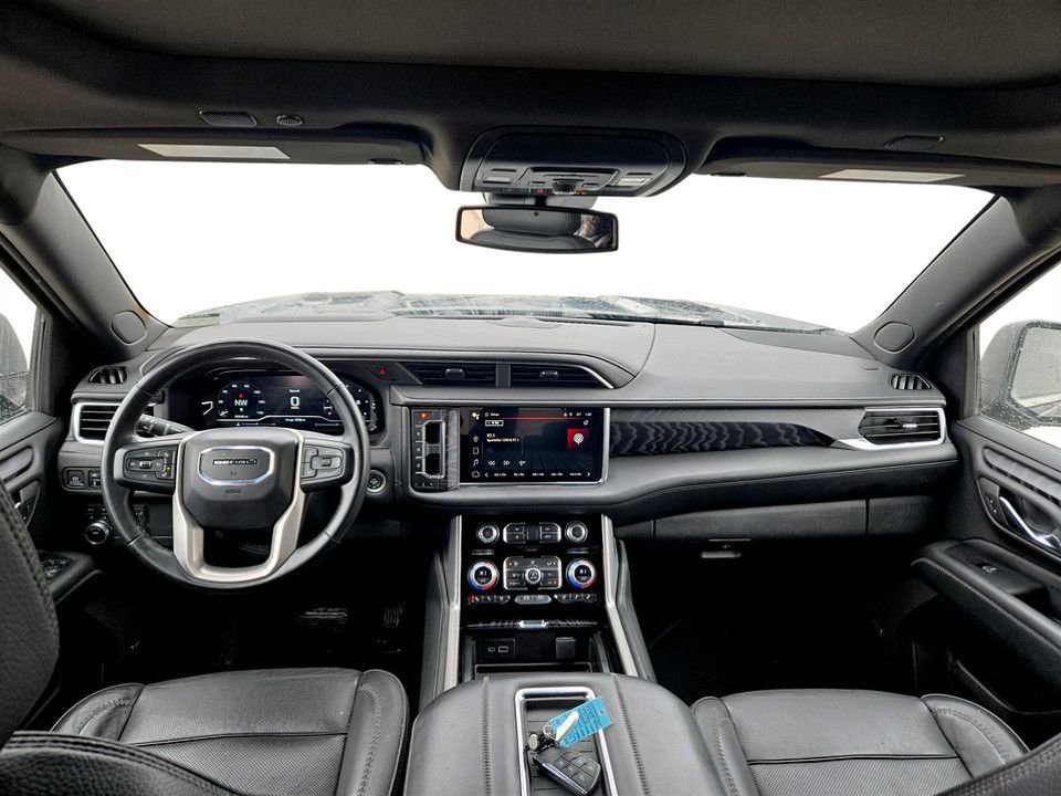 Used 2023 GMC Yukon Denali image 13