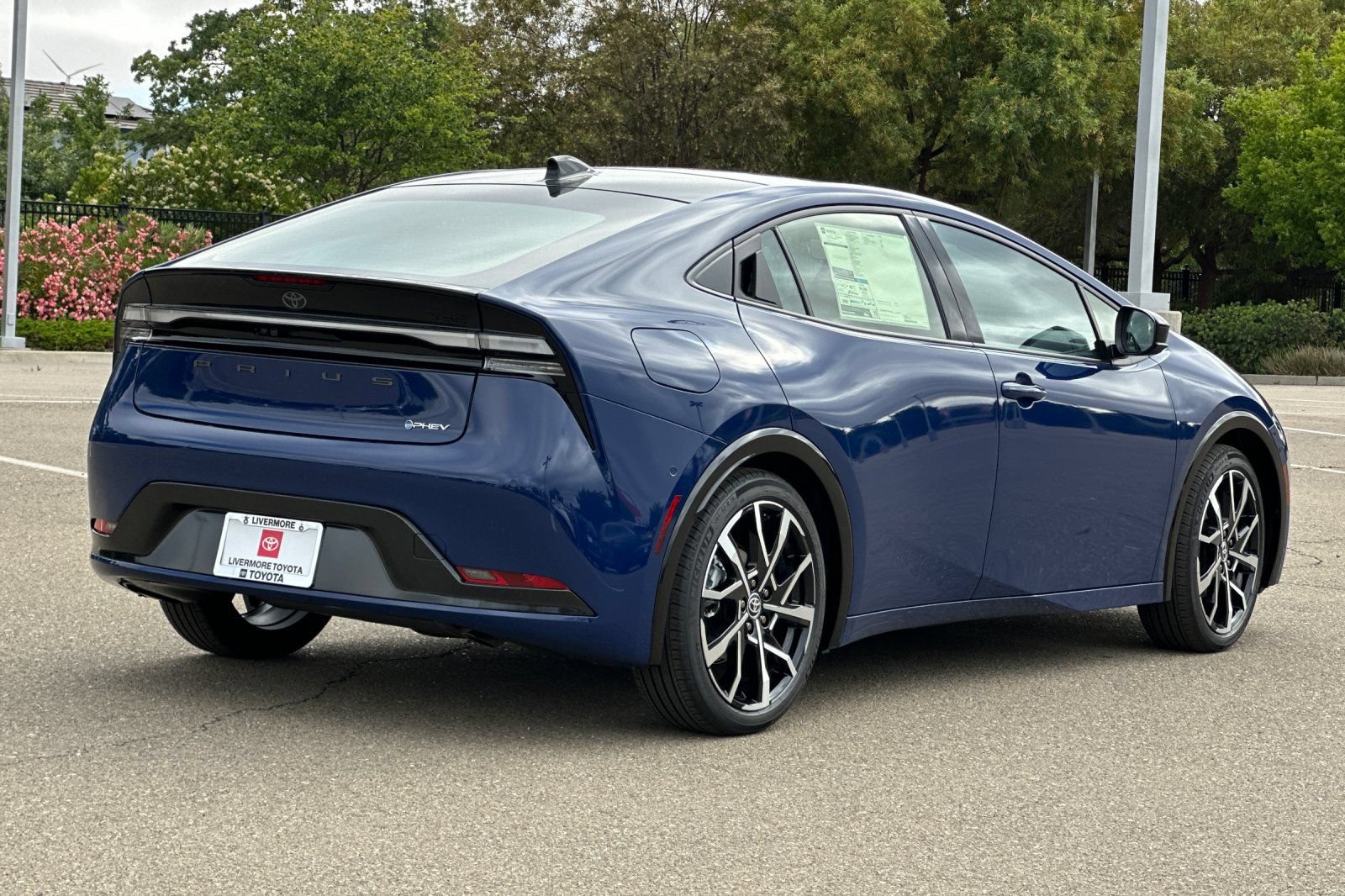 New 2026 Toyota Prius Plug-In Hybrid FWD image 4