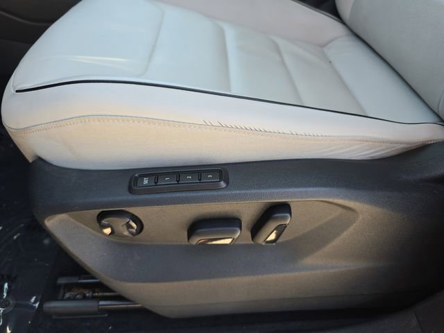 Used 2018 Volkswagen Tiguan SEL Premium AWD/4WD image 32
