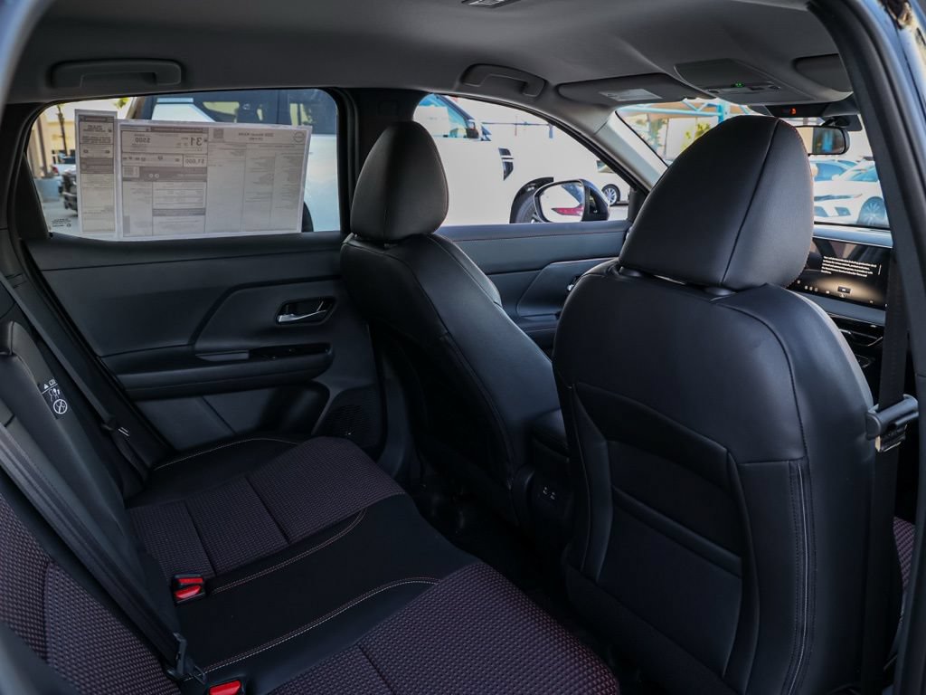 New 2026 Nissan Kicks SR FWD image 17