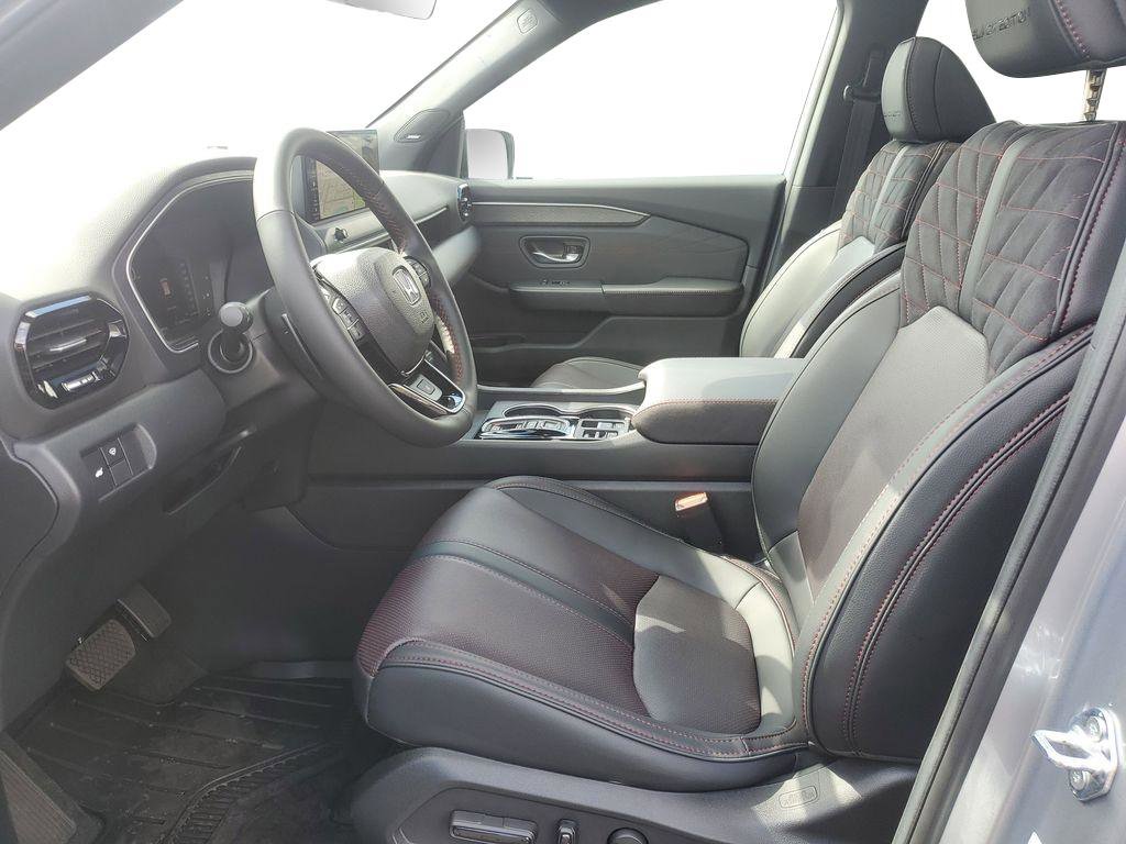 New 2026 Honda Pilot Black Edition image 8