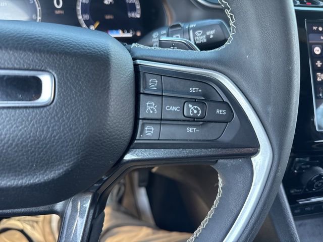 Used 2023 Jeep Grand Cherokee L Laredo image 25