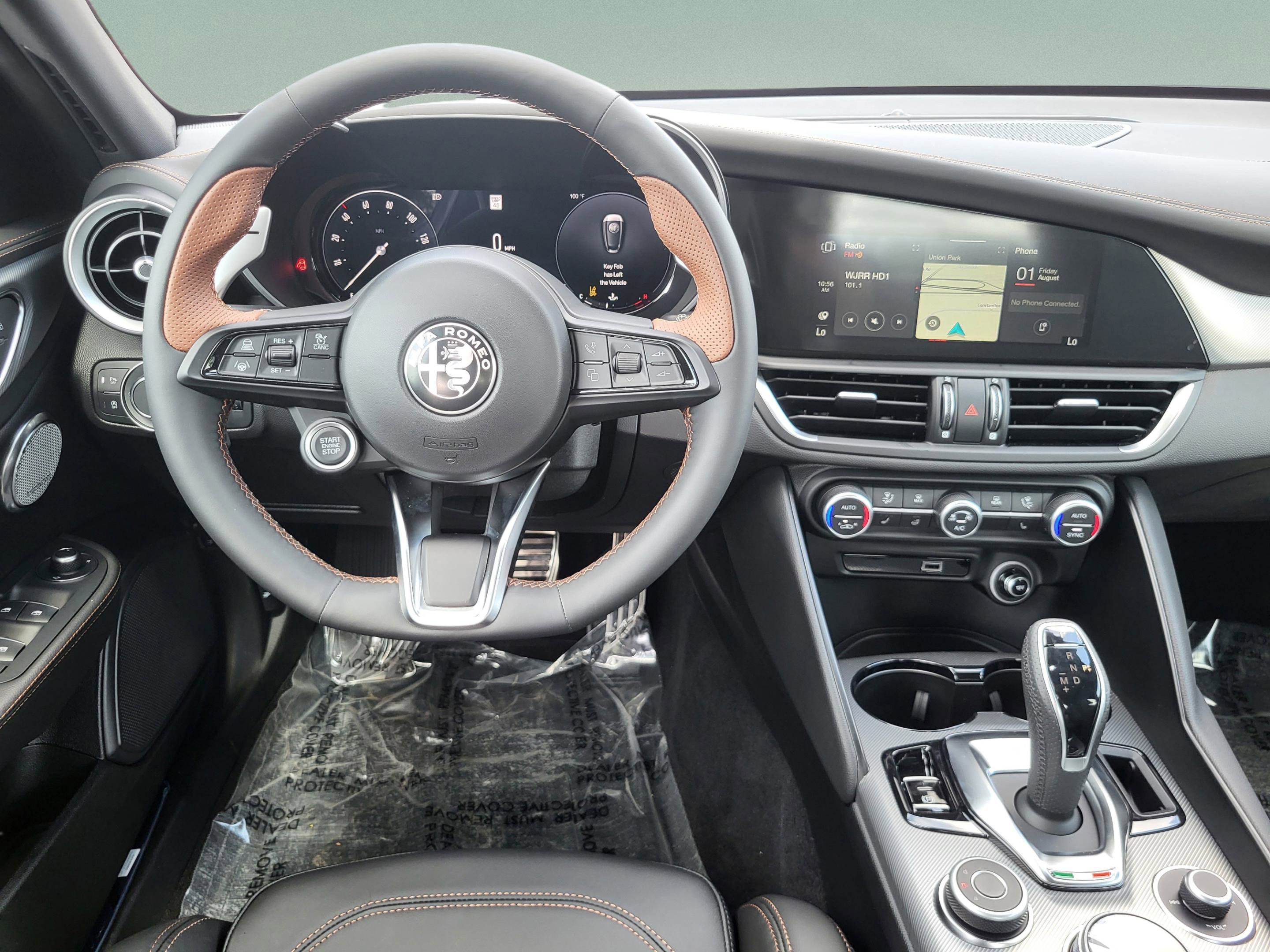 New 2025 Alfa Romeo Giulia w/ Driving Assist Package image 39