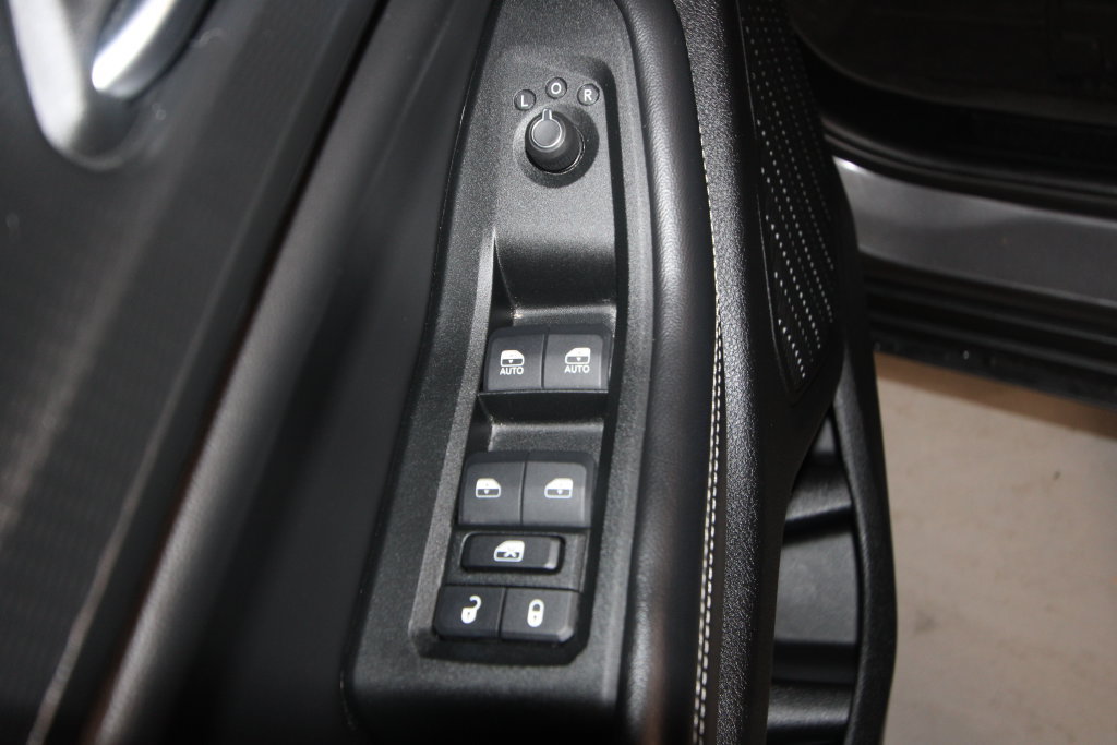 Used 2024 Jeep Grand Cherokee Altitude AWD/4WD image 6