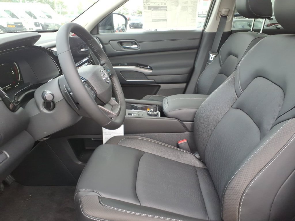 New 2026 Nissan Pathfinder SL w/ SL Premium Package AWD/4WD image 17