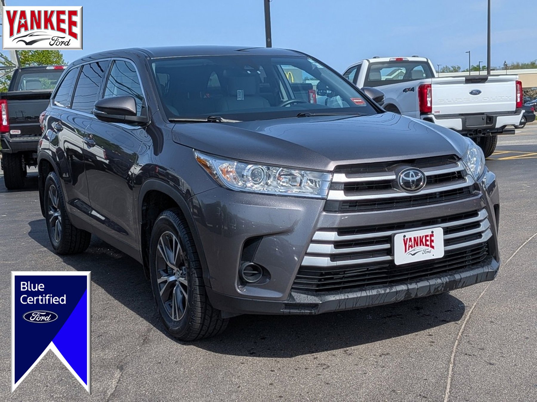 Used 2019 Toyota Highlander LE w/ Carpet Mat Package (TMS)