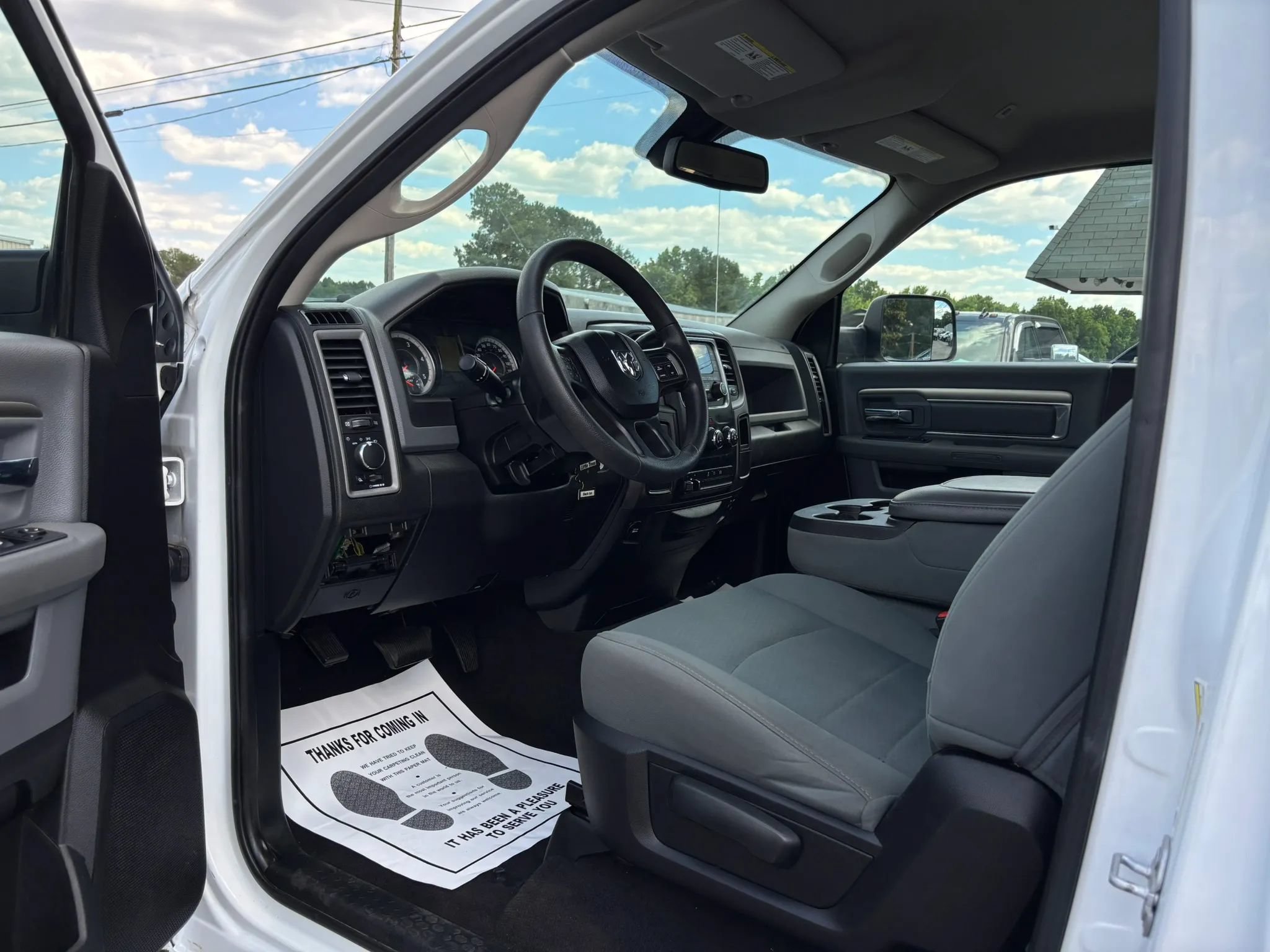 Used 2018 RAM 3500 Tradesman w/ Chrome Appearance Group AWD/4WD image 39