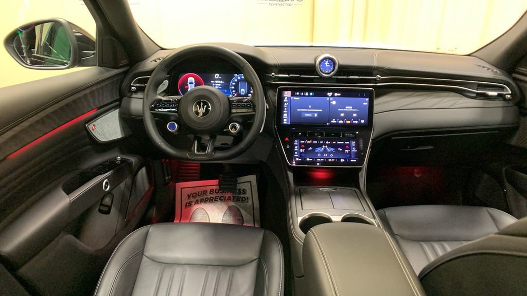 Used 2025 Maserati Grecale Modena image 30
