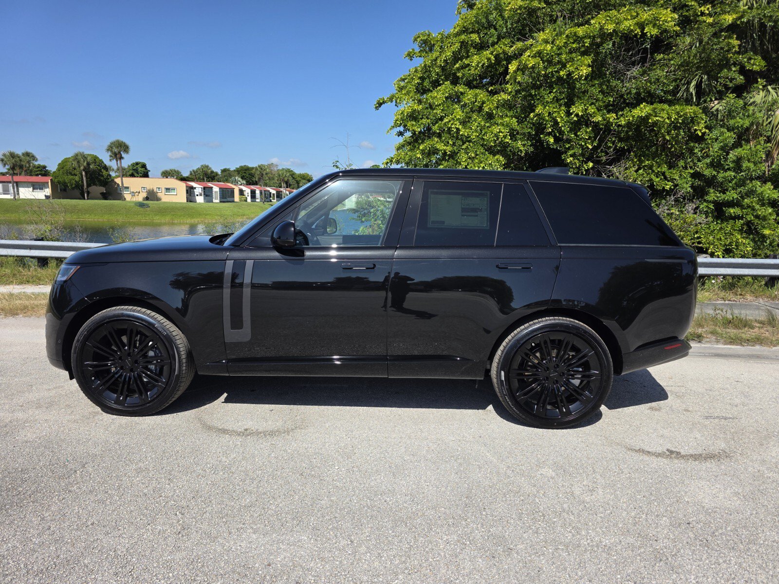 New 2026 Land Rover Range Rover SE AWD/4WD image 7