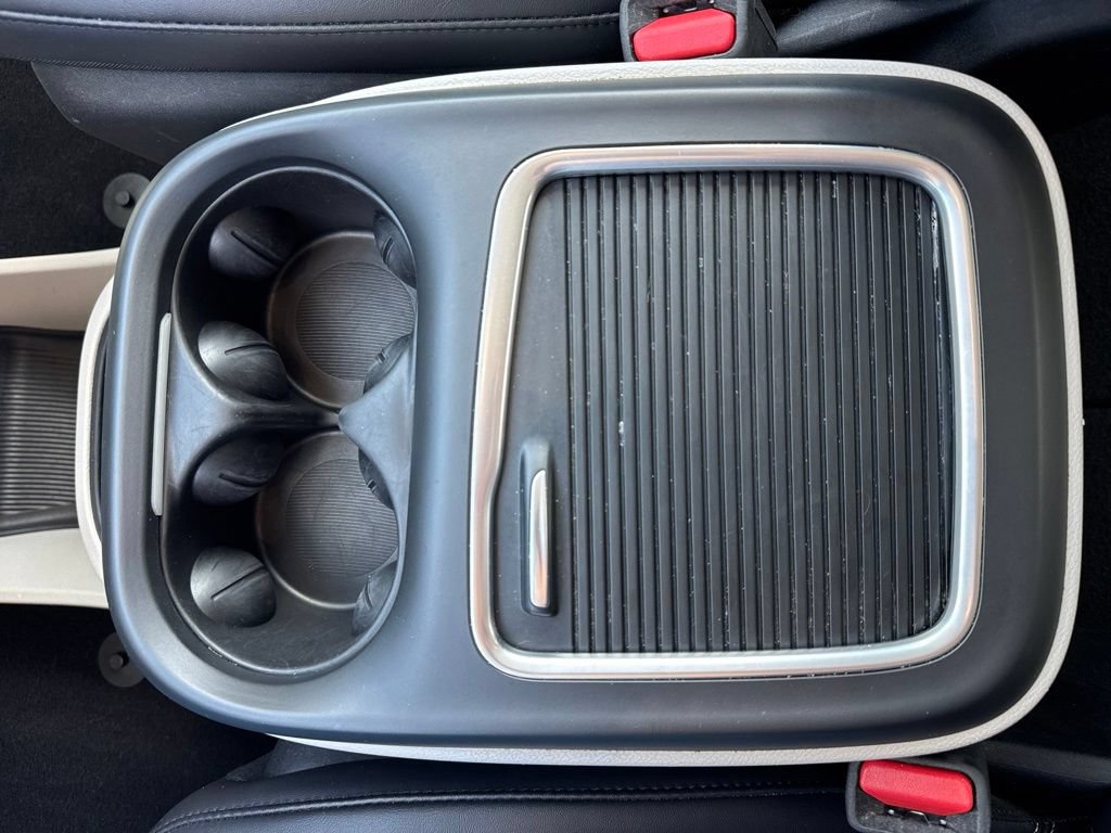 Used 2024 Chrysler Pacifica Touring-L FWD image 36