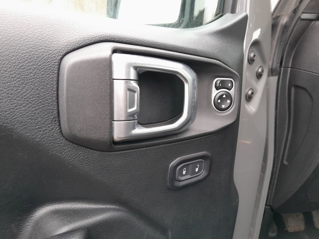 Used 2020 Jeep Wrangler Sport image 11