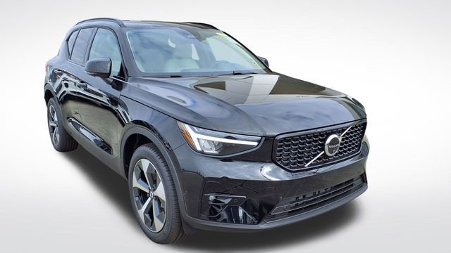 New 2026 Volvo XC40 B5 Plus w/ Protection Package Premier