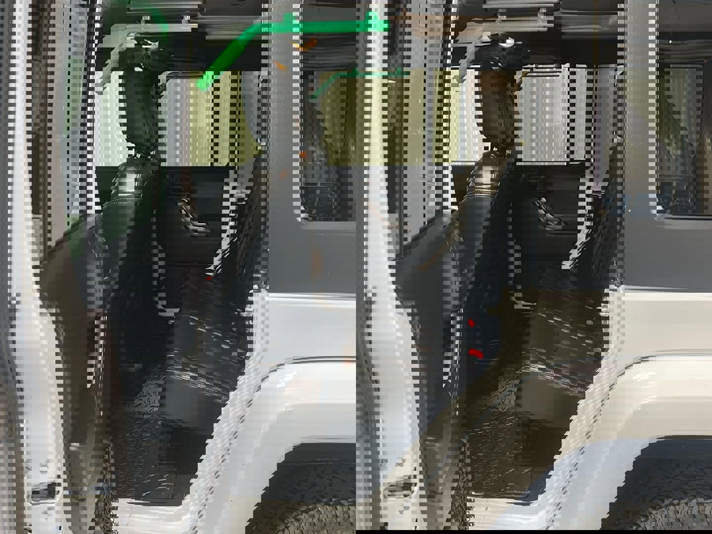 Used 2018 Jeep Wrangler Unlimited Sahara image 14