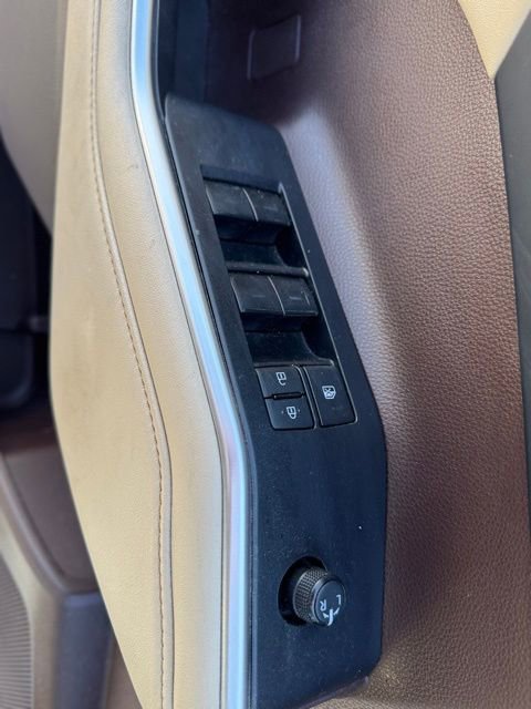 Used 2022 Toyota Highlander XLE image 9