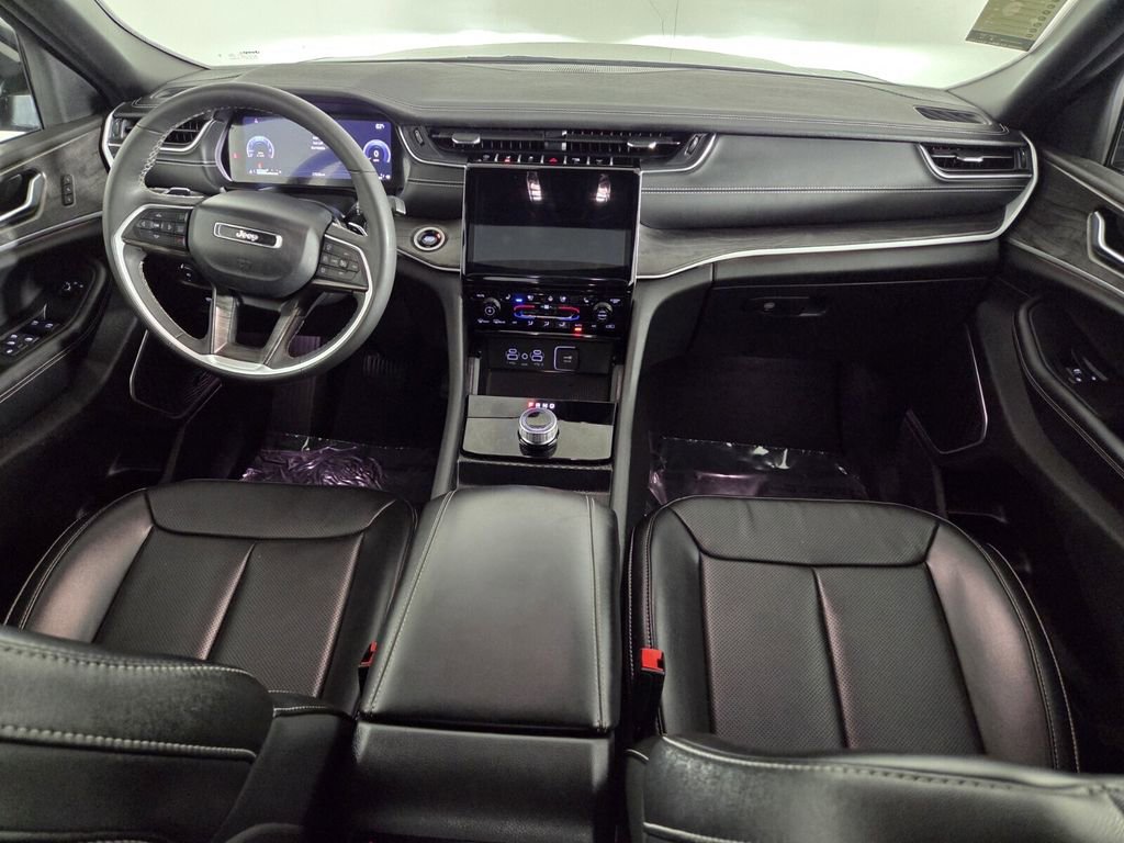Certified 2024 Jeep Grand Cherokee L Limited w/ Luxury Tech Group II image 29
