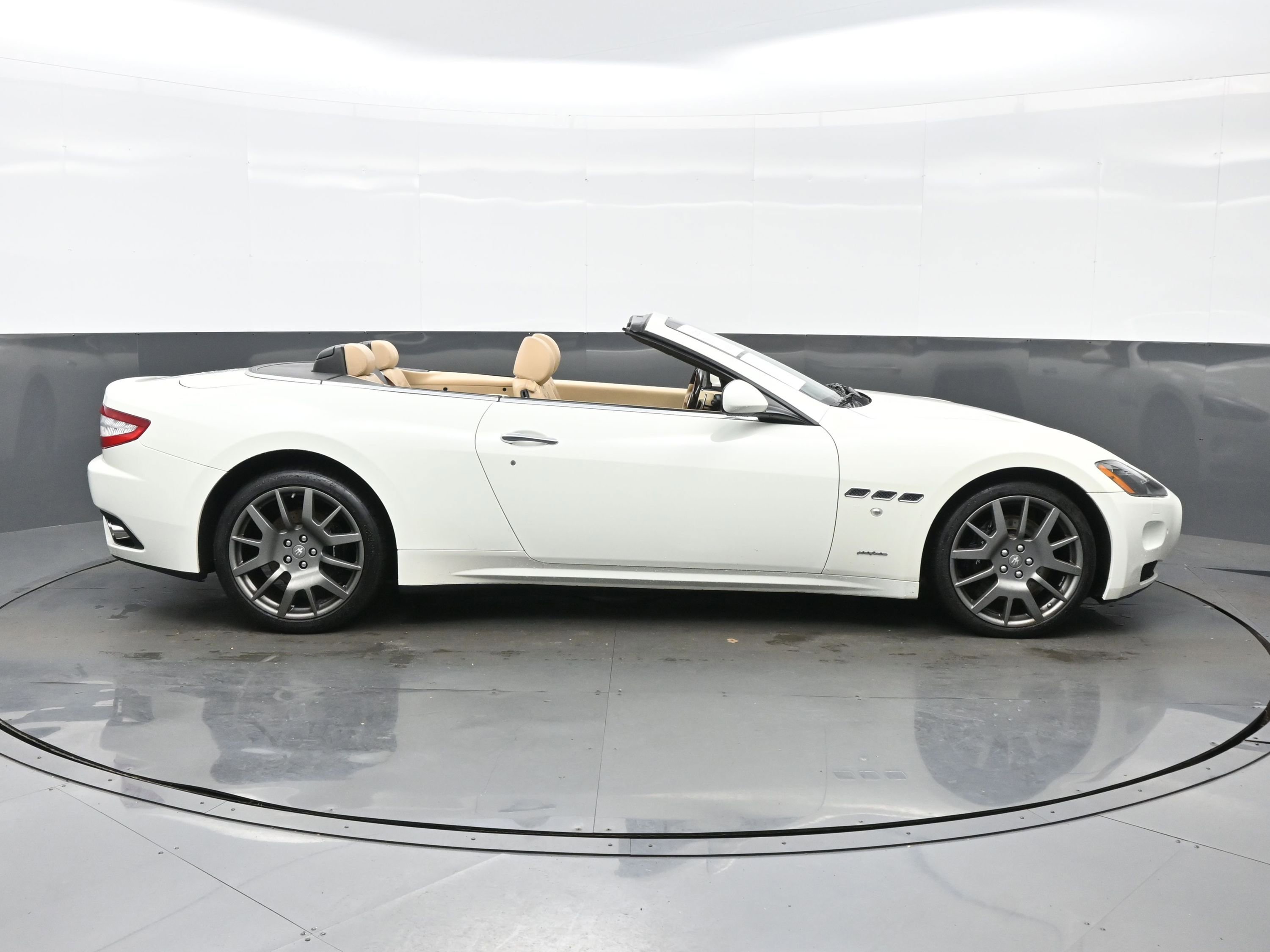 Used 2013 Maserati GranTurismo Sport image 7