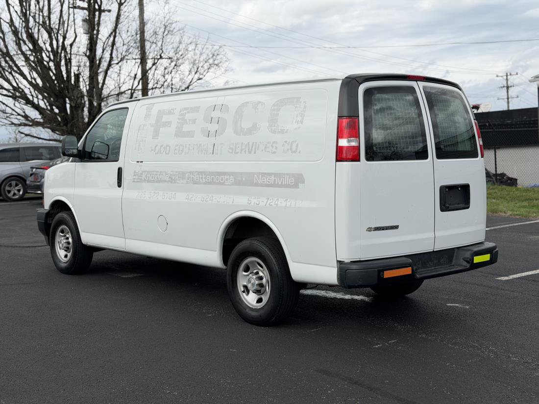 Used 2019 Chevrolet Express 2500 w/ Driver Convenience Package RWD image 3