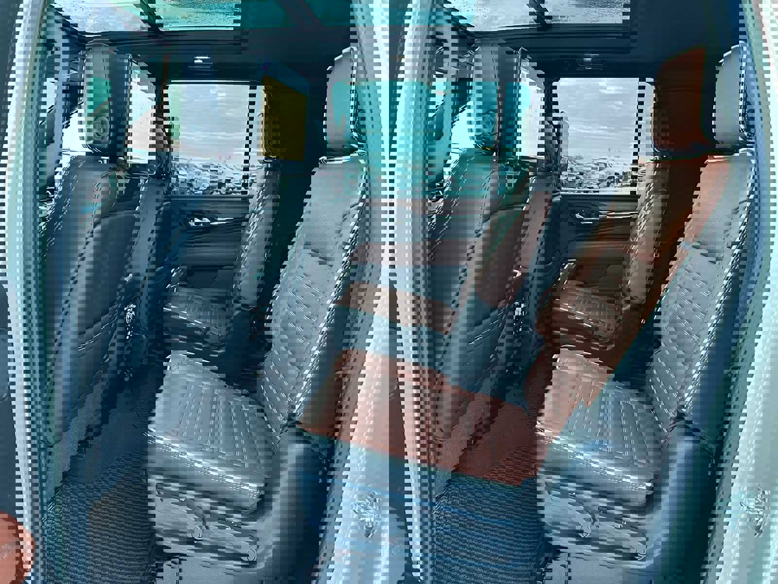 Used 2024 GMC Yukon XL Denali Ultimate image 18