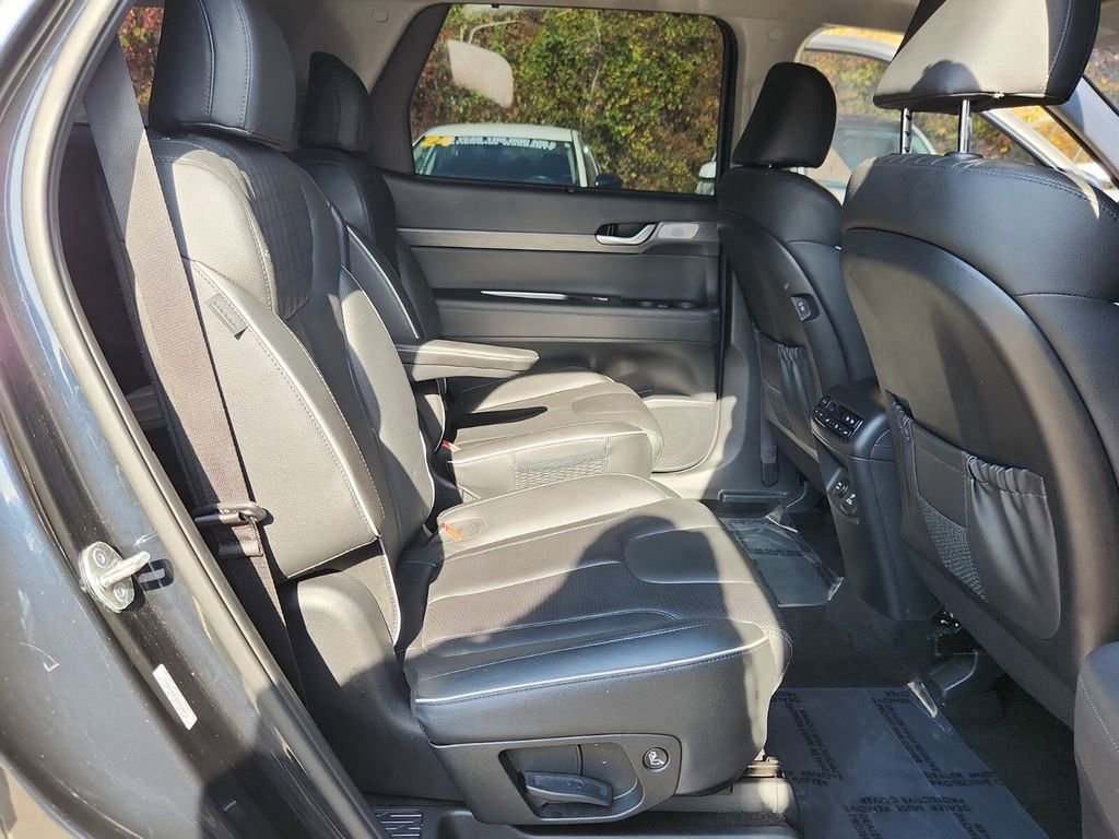 Used 2024 Hyundai Palisade Limited image 18