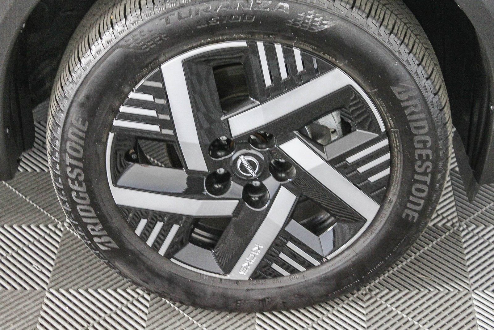 Certified 2025 Nissan Kicks SV image 12