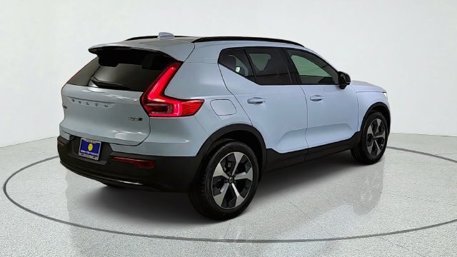 New 2026 Volvo XC40 B5 Plus w/ Protection Package Premier AWD/4WD image 7