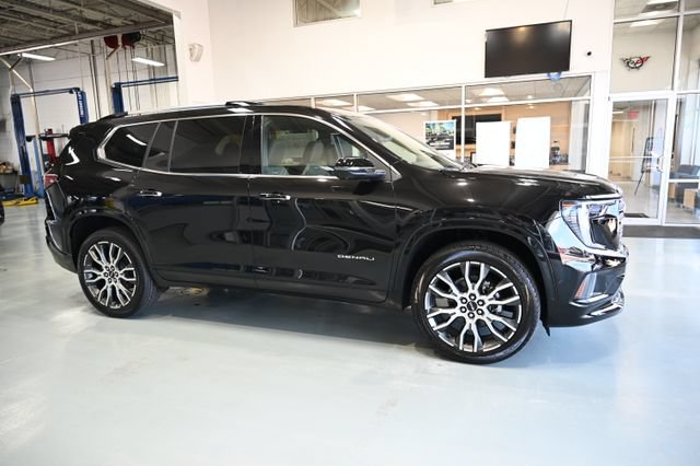 New 2026 GMC Acadia Denali Ultimate w/ LPO, Floor Liner Package AWD/4WD image 4