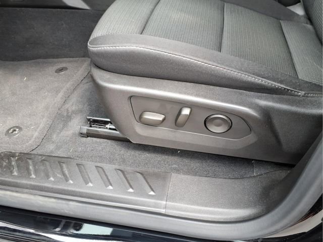 Used 2024 Chevrolet Colorado LT w/ LT Convenience Package II image 17